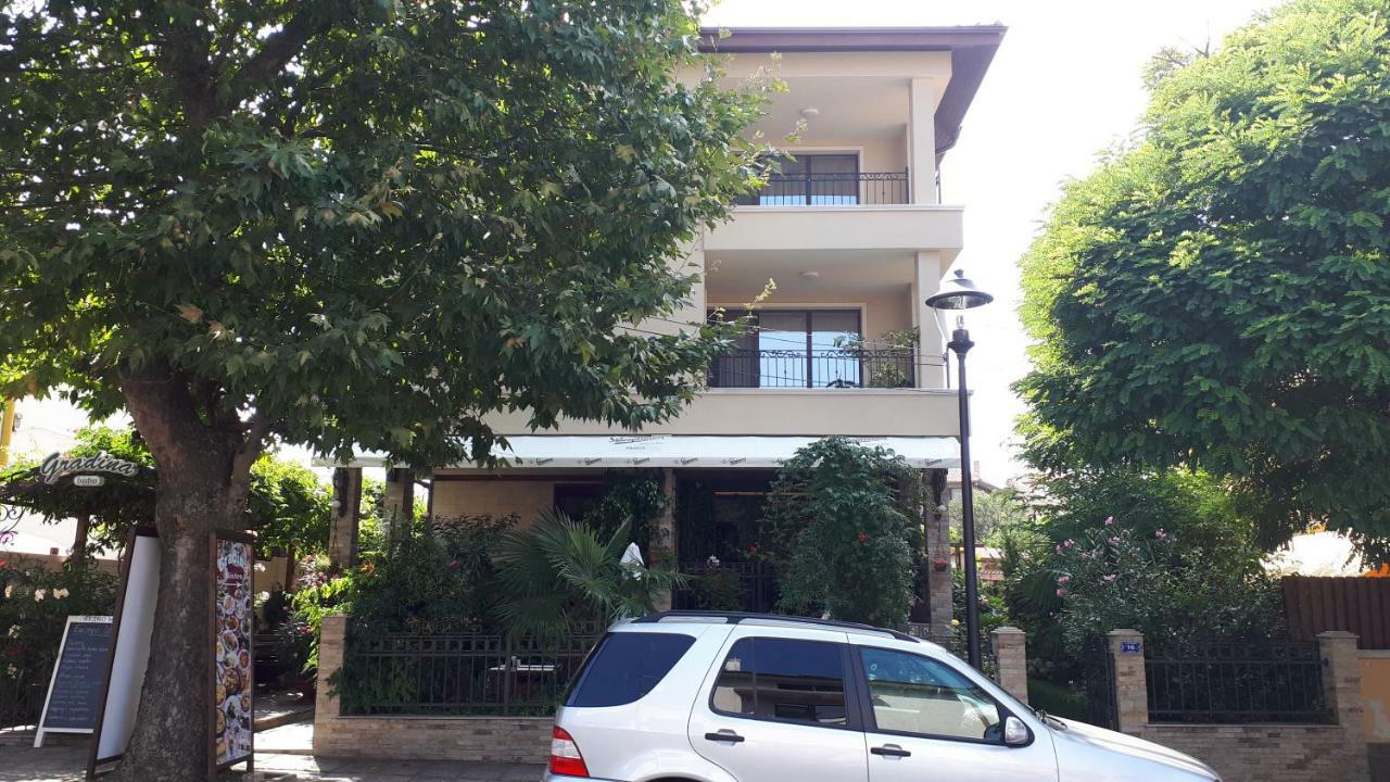 Gradina Hotel Chernomorets Bagian luar foto